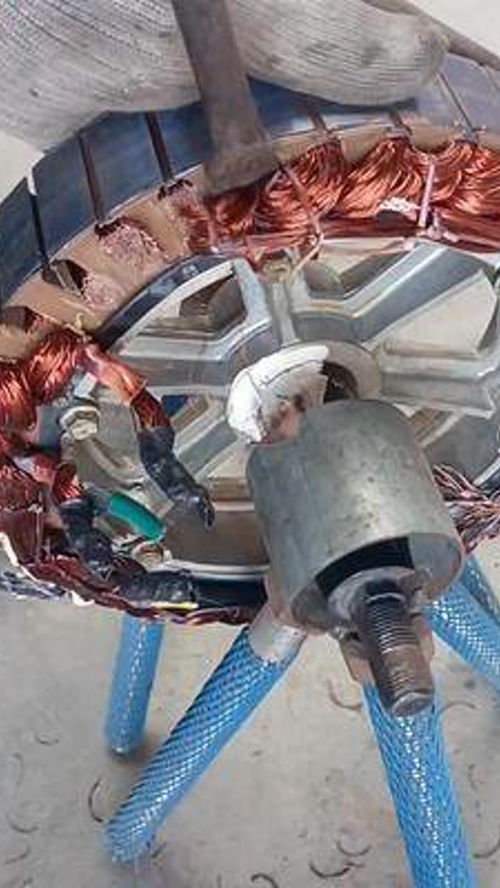 3千瓦電摩無刷電機鑿線中,今天修理這個 直流電機維修 發(fā)電機維修