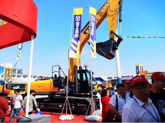 第二屆雄安工程機(jī)械展盛大開(kāi)幕 千機(jī)匯聚，智繪未來(lái)新城